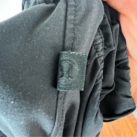 Lululemon Black Noir High Rise Tie Waist Wide Leg Pants Pant, Size 6 - Picture 10 of 10